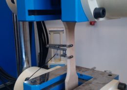 hydraulické zkušební stroje LabTest 6.500H.1 - s hydraulickými čelistmi pro zkoušky dřevených vzorků