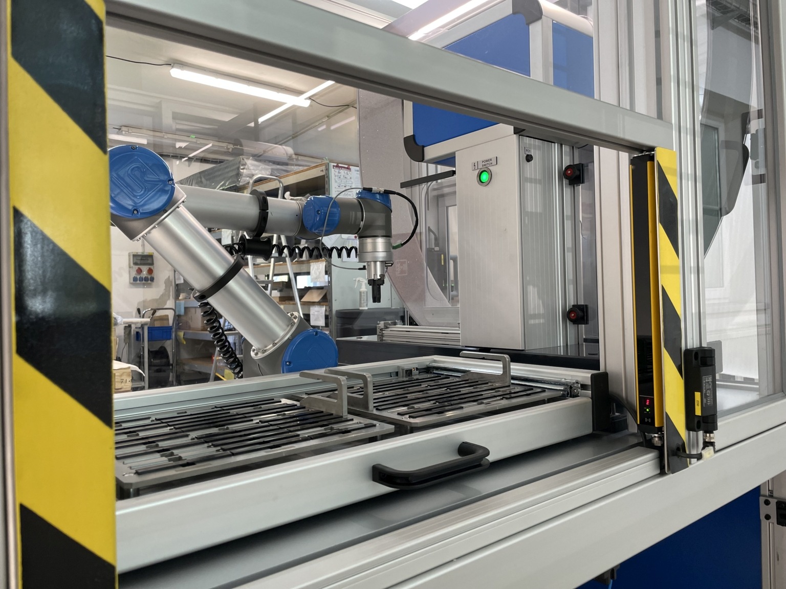 Automatizované zkušební systémy, Automated Testing Systems, Automatisierte Prüfsysteme Automatizované zkušební systémy, Automated Testing Systems, Automatisierte Prüfsysteme