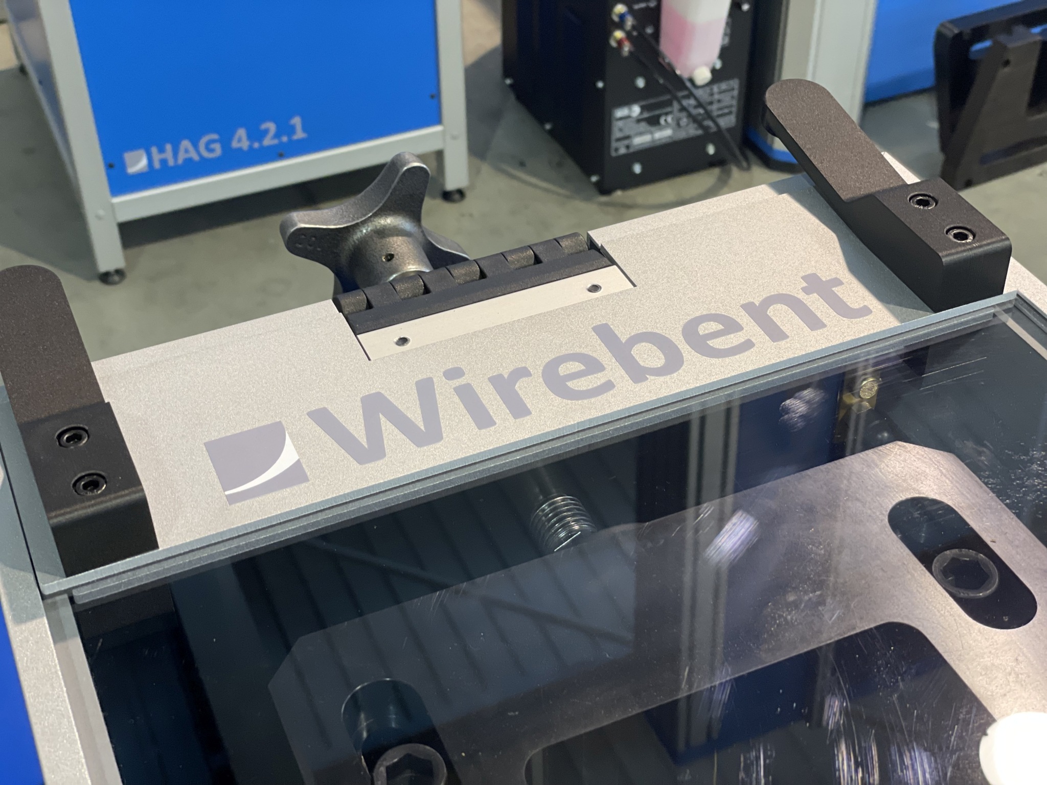 WIREBENT – PŘÍPRAVA VZORKŮ PRO ŘADU KM