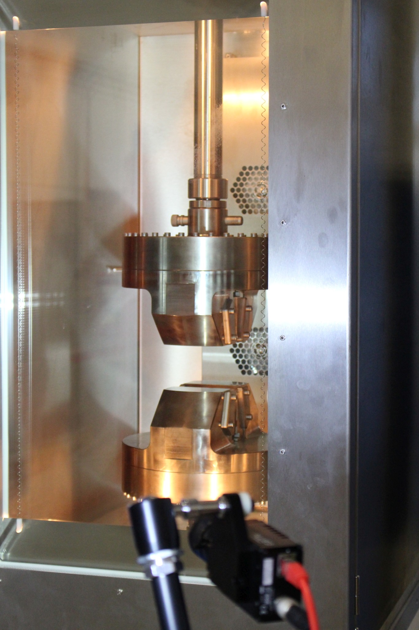 Testování v leteckém průmyslu - Testing in the aerospace industry - Tests in der Luft- und Raumfahrtindustrie