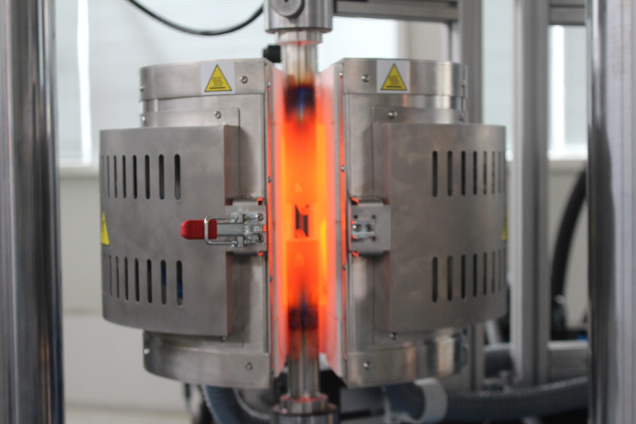 Kovové materiály - Zkoušení tahem - Metallic materials - Tensile testing - Metallische Werkstoffe – Zugprüfung